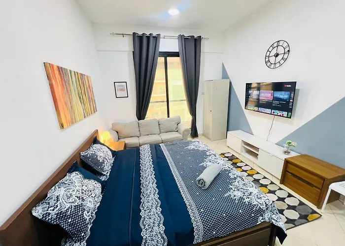 Private Room With Curtains In Marina & Blue Water